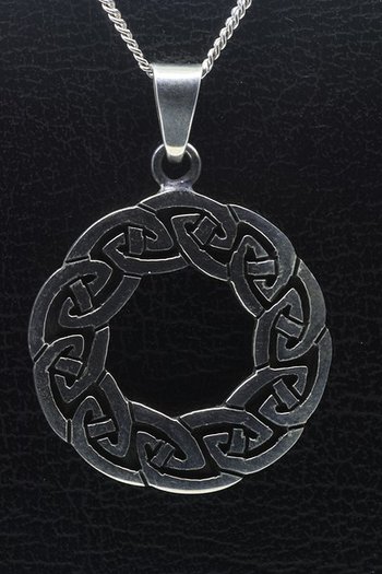 Middeleeuws Tactiel gevoel Haarzelf Zilveren Keltische knoop in krans ketting hanger op voorraad -  mooye-sieraden