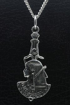 Zilveren Nefertem - Godin van parfum ketting hanger