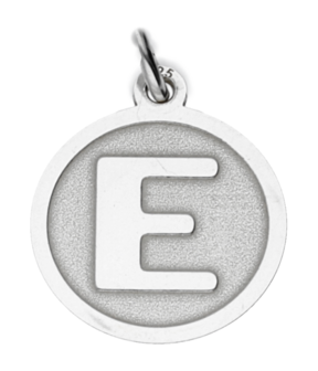 Zilveren Letter E rond mat en glans kettinghanger
