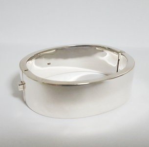Zilveren kast armband smal 2 cm breed en diameter 21 cm