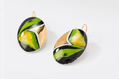 Vlinder Collectie groen en goud ovaal porseleinen oorhangers