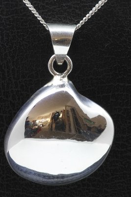 Zilveren Venus schelp abstract ketting hanger