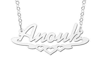 Zilveren Naamketting lettertype Anouk met hartjes