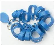 Pas ringen kunststof blauw maat 15 - 22 mm. voor brede ringen