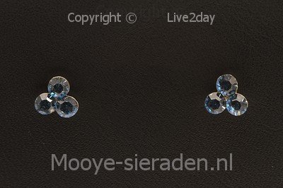Zilveren Oorstekers Klaver met licht blauw geslepen steen