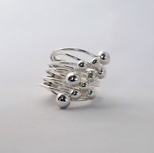 Zilveren Ring design met losse ringetjes en bolletjes