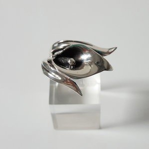 Zilveren Ring met Franse lelie